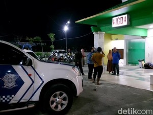 Detik-detik Terios Seruduk Truk hingga Terguling di Tol Pemalang
