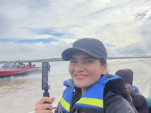 19 Tahun Setelah Insiden Laut Arafuru, Medina Kamil Bertualang ke Pulau Tiga Lagi