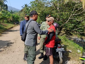 Perburuan Emas di Sungai Keboireng Tulungagung Ditertibkan