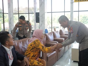 Kapolres Mojokerto Temui Keluarga Alfan yang Minta Ekshumasi