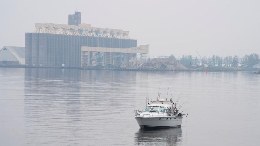 Kabut asap dari kebakaran hutan Kanada menyebabkan kualitas udara buruk di Duluth, Minnesota, AS, 3 Juni 2025. Kabut asap dari kebakaran hutan Kanada menyebabkan kualitas udara buruk di Duluth, Minnesota, AS, 3 Juni 2025. (REUTERS/Erica Dischino)