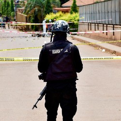 Tragedi di Depan Mata! Potret Menegangkan Polisi Gagalkan Serangan Bom