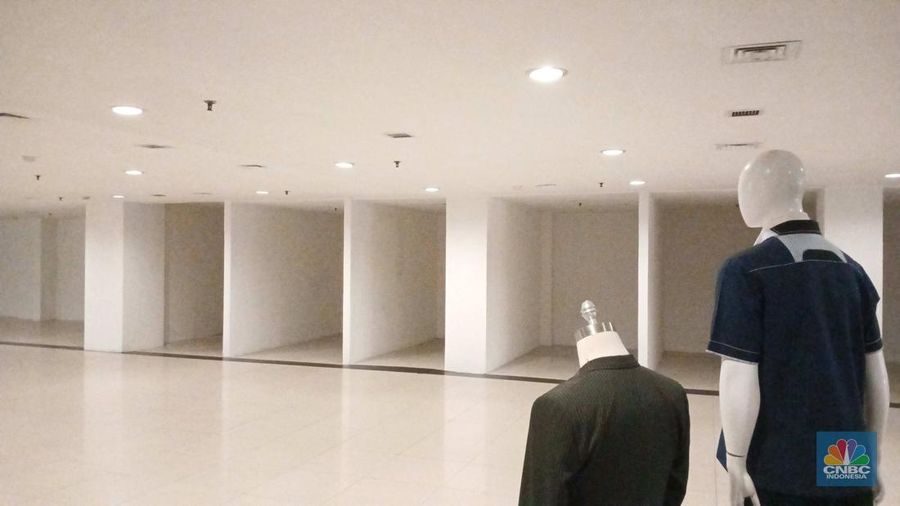 Suasana kawasan Pasar Baru, Jakarta Pusat yang kini tak lagi ramai pengunjung. (CNBC Indonesia/Tri Susilo)