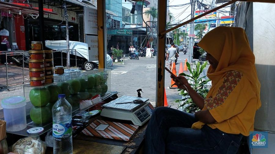 Suasana kawasan Pasar Baru, Jakarta Pusat yang kini tak lagi ramai pengunjung. (CNBC Indonesia/Tri Susilo)