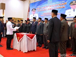 Bupati Bone Lantik 17 Pejabat Eselon II Hasil Job Fit, Ini Daftar Namanya