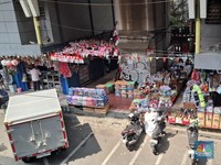 Pasar Asemka Makin Sepi, Hidup Tukang Parkir Kini Lebih Melarat