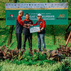 Bank Artha Graha Internasional Salurkan Puluhan Hewan Kurban