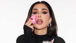Huda Beauty Lepas dari Investor, Kini 100% Jadi Brand Kecantikan Independen