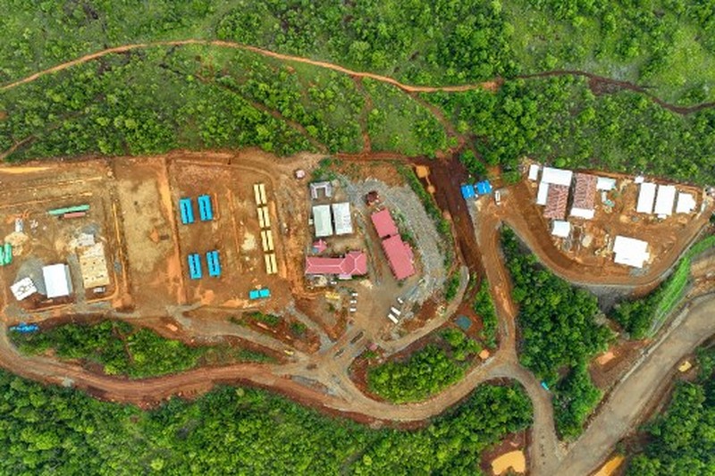 INDONESIA-FORESTS-ENVIRONMENT Foto udara yang diambil pada tanggal 21 Desember 2024 dan dirilis pada tanggal 31 Januari 2025 oleh Auriga Nusantara ini menunjukkan gambaran umum penggundulan hutan di suatu wilayah di Pulau Kawei di Raja Ampat, Provinsi Papua Barat Daya. AFP/HANDOUT