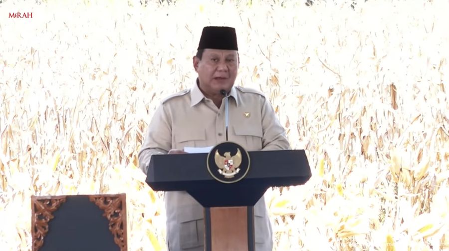 Presiden Prabowo Subianto menyampaikan pidato dalam Panen Raya Jagung Serentak Kuartal II dan Pelepasan Ekspor Jagung, Bengkayang, Kalimantan Barat Kamis (5/6/2025). (Tangkapan Layar Youtube/Sekretariat Presiden)