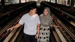 Pasangan yang Viral Prewedding di Kandang Ayam, Ternyata Ini Alasannya