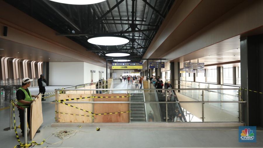 Foto udara menujukkan proyek Peningkatan Stasiun Tanah Abang Tahap I, dengan capaian pembangunan mencapai 99.85%, Kamis (5/6/2025). (CNBC Indonesia/Tri Susilo) Foto udara menujukkan proyek Peningkatan Stasiun Tanah Abang Tahap I, dengan capaian pembangunan mencapai 99.85%, Kamis (5/6/2025). (CNBC Indonesia/Tri Susilo)