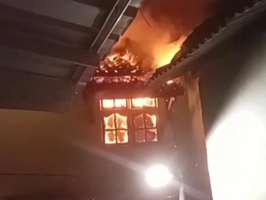Malam Takbiran, Rumah 2 Lantai di Bogor Kebakaran