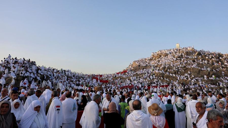 Muslim pilgrims gather at Jabal al-Rahmah, also known as Mount Arafat, during the annual hajj pilgrimage, outside the holy city of Mecca, Saudi Arabia, June 5, 2025. REUTERS/Khaled Abdullah