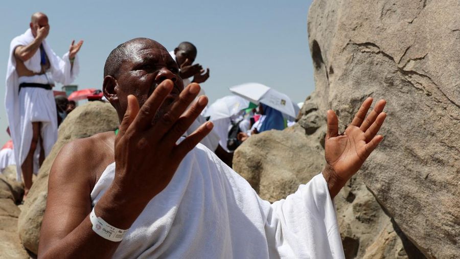 Muslim pilgrims gather at Jabal al-Rahmah, also known as Mount Arafat, during the annual hajj pilgrimage, outside the holy city of Mecca, Saudi Arabia, June 5, 2025. REUTERS/Khaled Abdullah