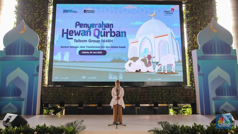 Seremoni penyerahan 946 ekor hewan kurban TelkomGroup di The Telkom Hub, Jakarta, Kamis (5/6/2025). (CNBC Indonesia/Faisal Rahman)
