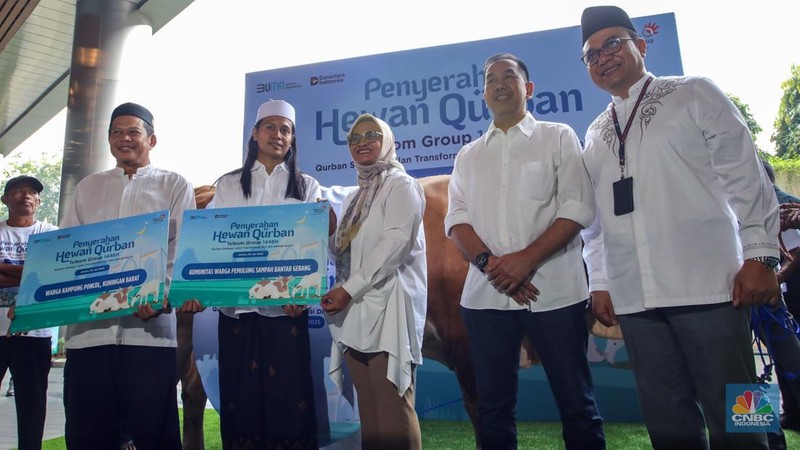 Seremoni penyerahan 946 ekor hewan kurban TelkomGroup di The Telkom Hub, Jakarta, Kamis (5/6/2025). (CNBC Indonesia/Faisal Rahman)