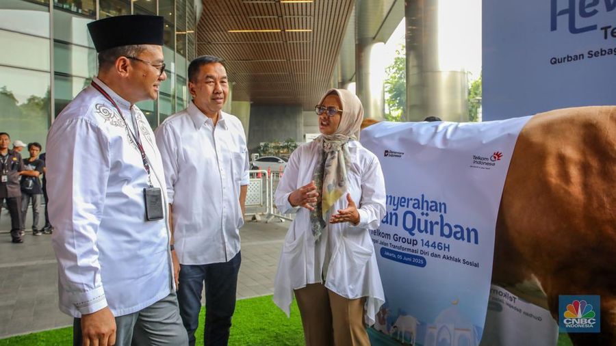 Seremoni penyerahan 946 ekor hewan kurban TelkomGroup di The Telkom Hub, Jakarta, Kamis (5/6/2025). (CNBC Indonesia/Faisal Rahman)