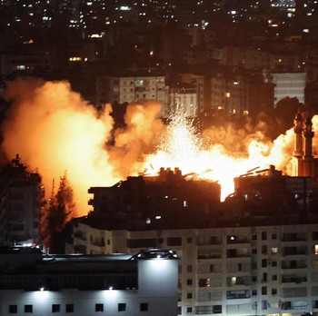 Israel Bom Habis di Malam Iduladha, Ribuan Orang Mengungsi