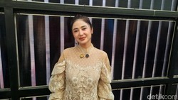 Dewi Perssik Soal 17 Sapi dari Viral Nona Ambon