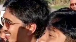 Duta Sheila on 7 Viral Diserbu Penggemar Usai Salat Idul Adha