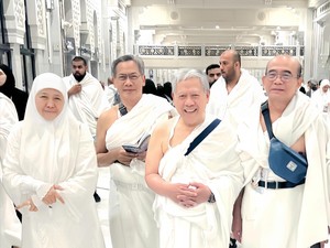 Usai Wukuf, Khofifah Langsung Lempar Jumrah dan Thowaf