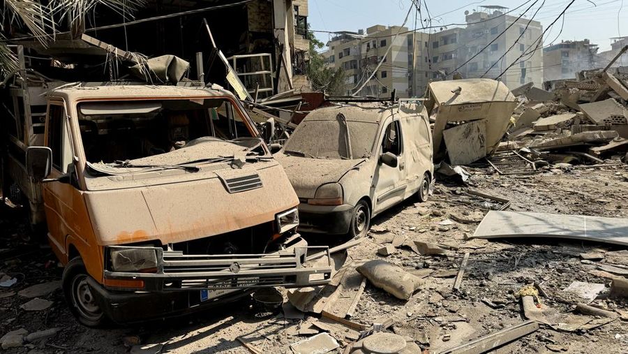 Kerusakan akibat serangan udara Israel di pinggiran selatan Beirut, Lebanon, Jumat (6/6/2025). (REUTERS/Ali Hankir) Kerusakan akibat serangan udara Israel di pinggiran selatan Beirut, Lebanon, Jumat (6/6/2025). (REUTERS/Ali Hankir)
