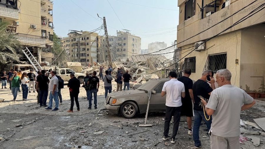 Kerusakan akibat serangan udara Israel di pinggiran selatan Beirut, Lebanon, Jumat (6/6/2025). (REUTERS/Ali Hankir) Kerusakan akibat serangan udara Israel di pinggiran selatan Beirut, Lebanon, Jumat (6/6/2025). (REUTERS/Ali Hankir)