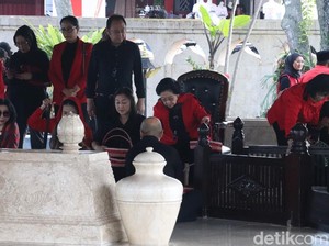 Peringatan Hari Lahir Bung Karno, Traidisi Megawati Ziarah ke Blitar