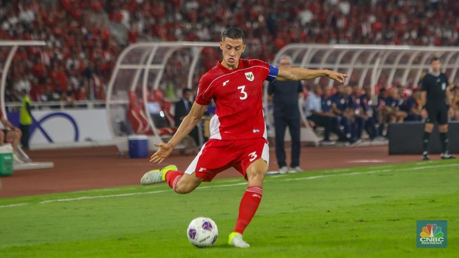 Pemain Timnas Indonesia, Jay Idzes. (CNBC Indonesia/Faisal Rahman)