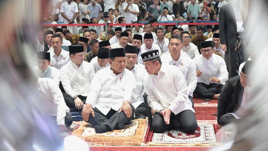 Presiden Prabowo Subianto  menunaikan salat Iduladha 1446 Hijriah di Masjid Istiqlal, Jakarta, Jumat (6/6/2025). (Dok Sekretariat Presiden)