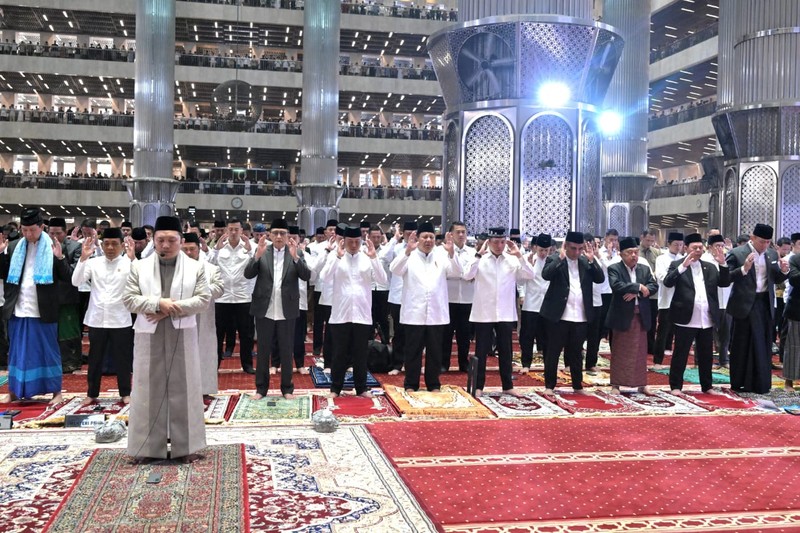 Presiden Prabowo Subianto  menunaikan salat Iduladha 1446 Hijriah di Masjid Istiqlal, Jakarta, Jumat (6/6/2025). (Dok Sekretariat Presiden)