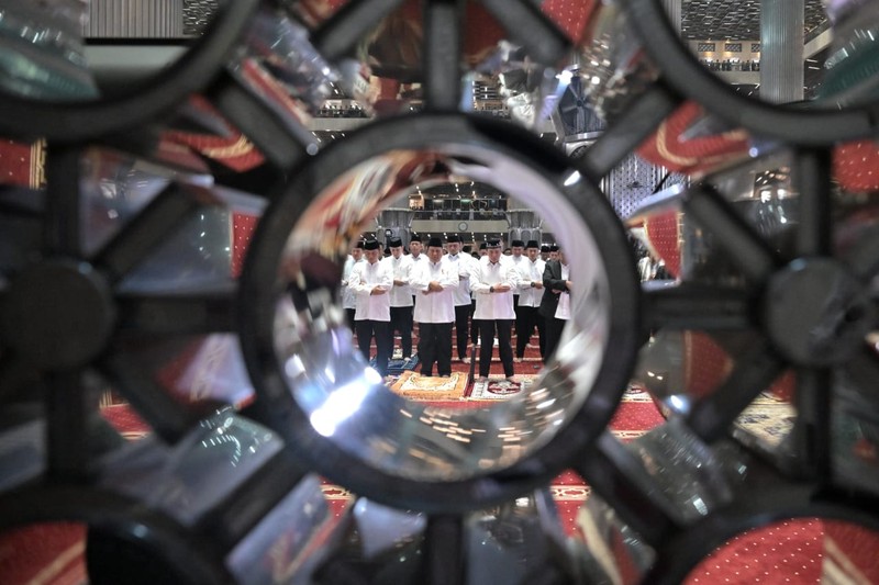 Presiden Prabowo Subianto  menunaikan salat Iduladha 1446 Hijriah di Masjid Istiqlal, Jakarta, Jumat (6/6/2025). (Dok Sekretariat Presiden)