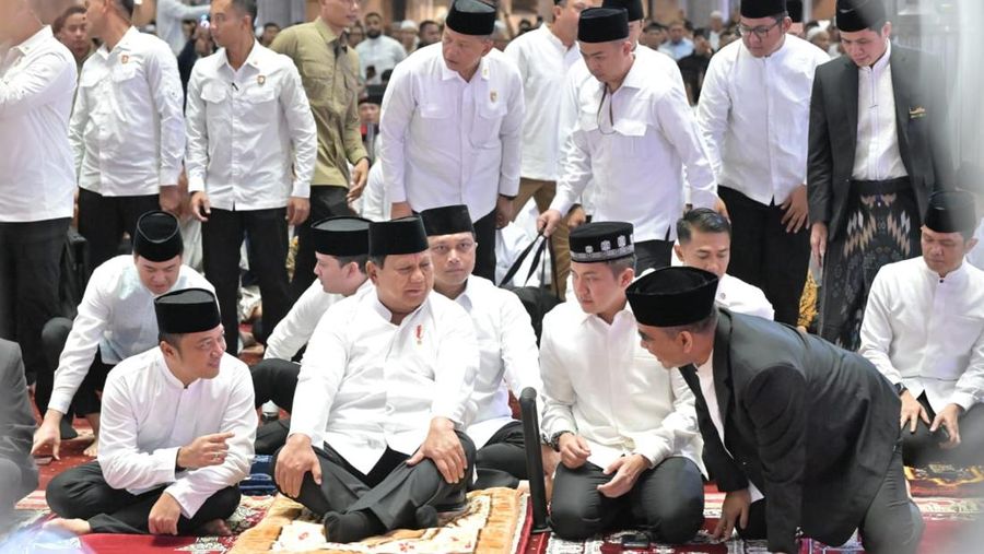 Presiden Prabowo Subianto menunaikan salat Iduladha 1446 Hijriah di Masjid Istiqlal, Jakarta, Jumat (6/6/2025). (Dok Sekretariat Presiden) Presiden Prabowo Subianto menunaikan salat Iduladha 1446 Hijriah di Masjid Istiqlal, Jakarta, Jumat (6/6/2025). (Dok Sekretariat Presiden)