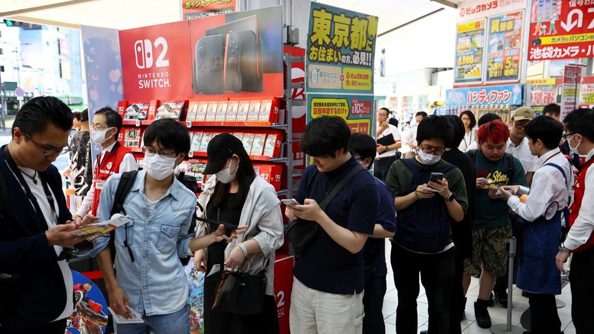 Antrean Mengular Pembeli Nintendo Switch 2, Rela Tunggu Berjam-jam