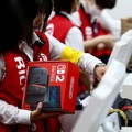 Suasana penjualan Nintendo Switch 2 pada sebuah toko elektronik di Tokyo, Jepang, Kamis (5/6/2025). (REUTERS/Issei Kato)