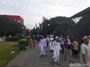 Salat Idul Adha di Lapangan Karebosi Makassar, Jemaah Mulai Berdatangan