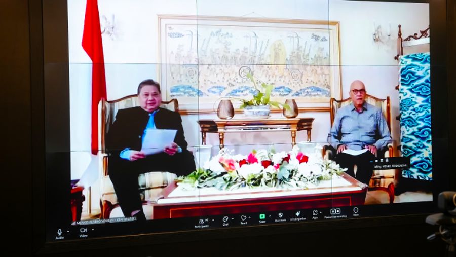 Menteri Koordinator Bidang Perekonomian Airlangga Hartarto dalam Konferensi Pers terkait Perkembangan Negosiasi Indonesia-EU CEPA di Brussels, Belgia, Sabtu (7/06). (Ekon.go.id)