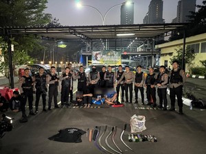 Polisi Tangkap 4 Remaja Hendak Tawuran di Jakpus, Sita 5 Celurit hingga Golok