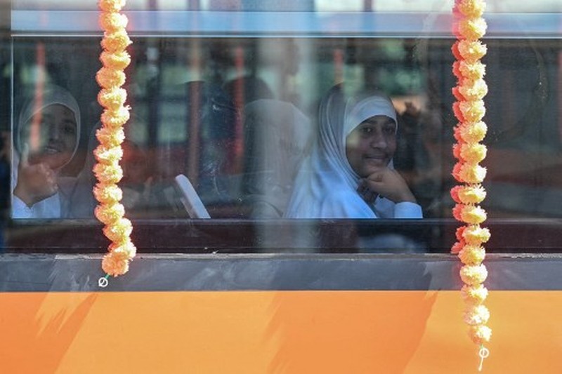 India meresmikan jembatan kereta api tertinggi di dunia di Jammu dan Kashmir. (Tangkapan Layar Reuters TV) India meresmikan jembatan kereta api tertinggi di dunia di Jammu dan Kashmir. (Tangkapan Layar Reuters TV)