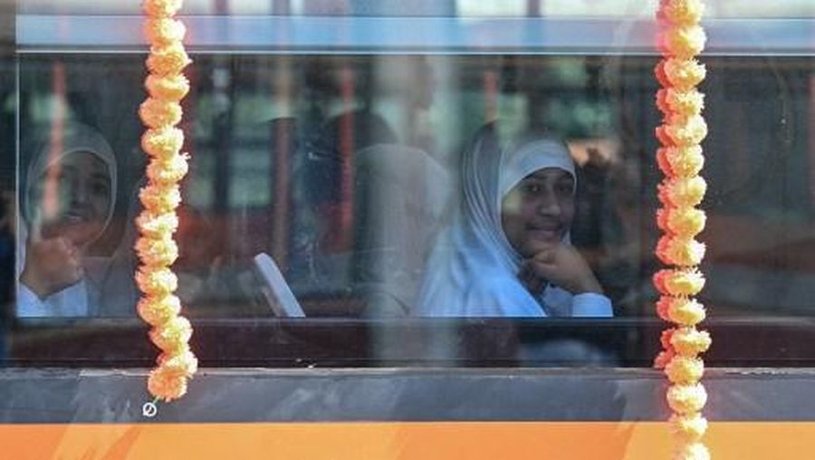 India meresmikan jembatan kereta api tertinggi di dunia di Jammu dan Kashmir. (Tangkapan Layar Reuters TV)