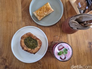Mencicipi Roti Prancis Klasik Kafe Nicholas Saputra di Ubud