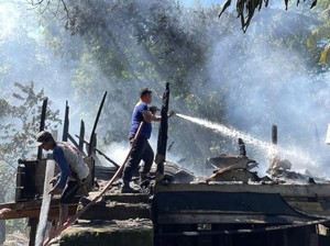 Rumah Kepala BPD di Bone Terbakar Jelang Anak Nikah, Uang Rp 75 Juta Hangus