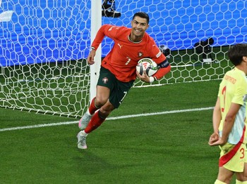 Soccer Football - Nations League - Final - Portugal v Spain - Allianz Arena, Munich, Germany - June 8, 2025 Portugal's Cristiano Ronaldo celebrates scoring their second goal REUTERS/Annegret Hilse