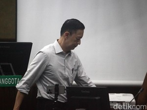 Jaksa Tanya Alasan Teken Sendiri Izin Impor Gula, Tom Lembong Ngaku Lupa