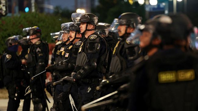 Los Angeles AS Masih Mencekam, Jam Malam Diperpanjang