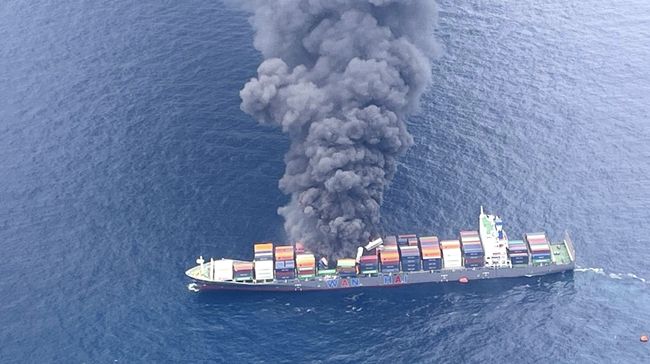 Potret Kapal Kargo Tetangga RI Meledak di Lepas Pantai India