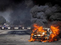 Potret Los Angeles Terkini, Bak Medan Perang-Bangkai Mobil Penuhi Kota