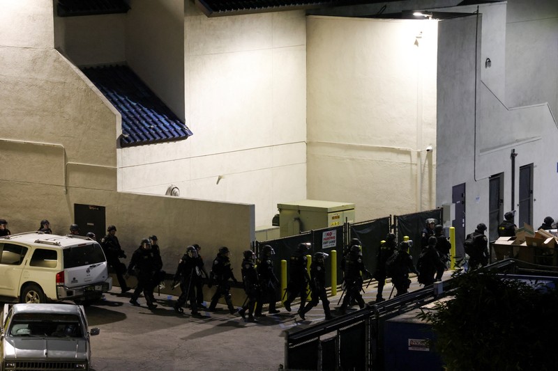 Komando Utara Amerika Serikat (US Northern Command/USNORTHCOM), menyatakan sekitar 1.700 personel Garda Nasional sudah dikerahkan untuk meredam demonstrasi di Los Angeles, California. (REUTERS/Aude Guerrucci) Komando Utara Amerika Serikat (US Northern Command/USNORTHCOM), menyatakan sekitar 1.700 personel Garda Nasional sudah dikerahkan untuk meredam demonstrasi di Los Angeles, California. (REUTERS/Aude Guerrucci)