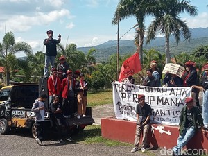 Didemo Mahasiswa soal Arak, Wabup Flotim Sebut Polisi Tak Bisa Disalahkan